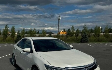 Toyota Camry, 2014 год, 2 100 000 рублей, 12 фотография