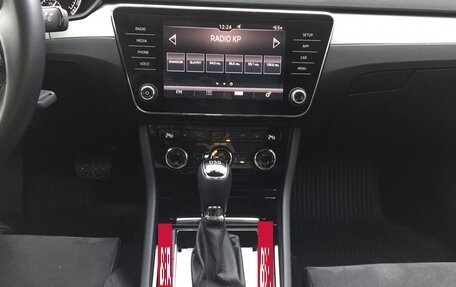 Skoda Superb III рестайлинг, 2017 год, 2 125 000 рублей, 15 фотография