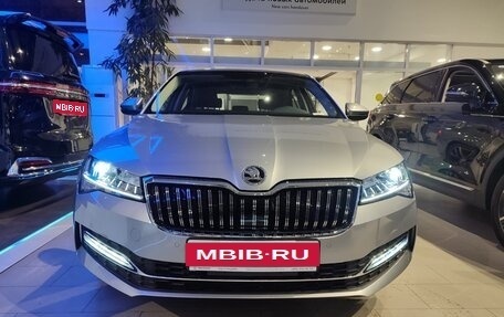 Skoda Superb III рестайлинг, 2025 год, 3 378 000 рублей, 2 фотография