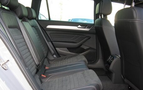 Volkswagen Passat B8 рестайлинг, 2023 год, 2 890 000 рублей, 9 фотография