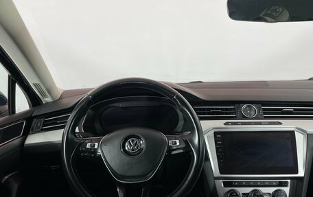 Volkswagen Passat B8 рестайлинг, 2018 год, 1 835 000 рублей, 13 фотография