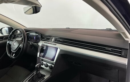 Volkswagen Passat B8 рестайлинг, 2018 год, 1 835 000 рублей, 11 фотография