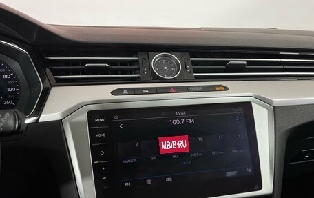 Volkswagen Passat B8 рестайлинг, 2018 год, 1 835 000 рублей, 16 фотография