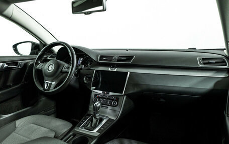 Volkswagen Passat B7, 2011 год, 1 149 700 рублей, 10 фотография