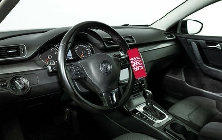 Volkswagen Passat B7, 2011 год, 1 149 700 рублей, 12 фотография