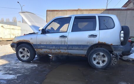 Chevrolet Niva I рестайлинг, 2003 год, 145 000 рублей, 3 фотография