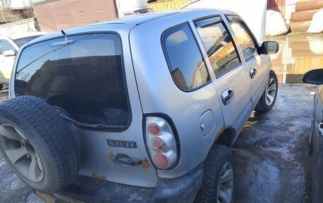 Chevrolet Niva I рестайлинг, 2003 год, 145 000 рублей, 6 фотография