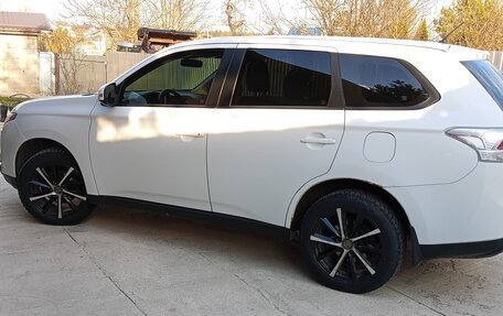 Mitsubishi Outlander III рестайлинг 3, 2012 год, 1 350 000 рублей, 1 фотография