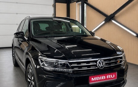 Volkswagen Tiguan II, 2019 год, 3 300 000 рублей, 1 фотография