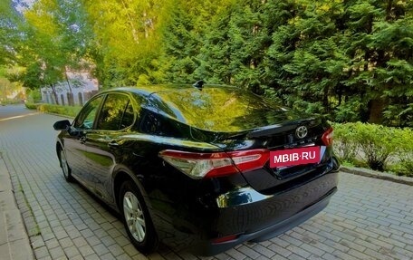 Toyota Camry, 2020 год, 2 450 000 рублей, 7 фотография