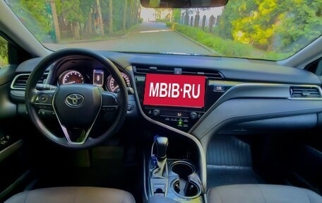 Toyota Camry, 2020 год, 2 450 000 рублей, 9 фотография
