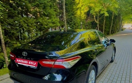 Toyota Camry, 2020 год, 2 450 000 рублей, 6 фотография
