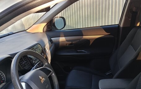 Mitsubishi Outlander III рестайлинг 3, 2012 год, 1 350 000 рублей, 6 фотография