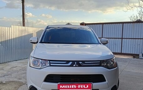 Mitsubishi Outlander III рестайлинг 3, 2012 год, 1 350 000 рублей, 4 фотография