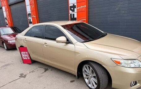 Toyota Camry, 2011 год, 1 250 000 рублей, 2 фотография