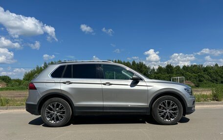 Volkswagen Tiguan II, 2019 год, 2 950 000 рублей, 2 фотография