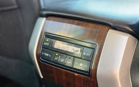 Toyota Land Cruiser Prado 150 рестайлинг 2, 2009 год, 2 650 000 рублей, 23 фотография