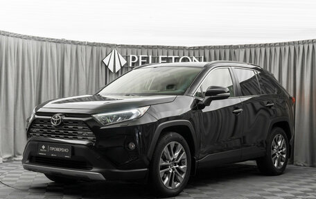 Toyota RAV4, 2019 год, 3 090 000 рублей, 1 фотография