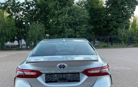 Toyota Camry, 2021 год, 2 700 000 рублей, 3 фотография