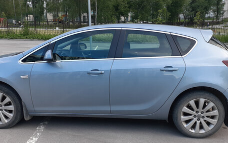 Opel Astra J, 2010 год, 850 000 рублей, 4 фотография