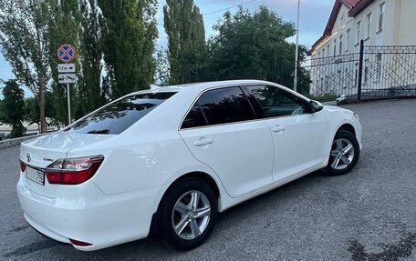 Toyota Camry, 2017 год, 1 990 000 рублей, 7 фотография