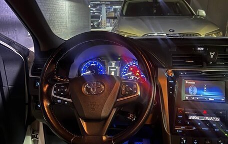 Toyota Camry, 2017 год, 1 990 000 рублей, 10 фотография