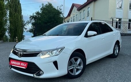 Toyota Camry, 2017 год, 1 990 000 рублей, 2 фотография