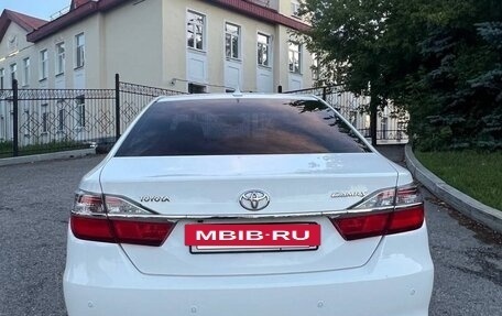 Toyota Camry, 2017 год, 1 990 000 рублей, 9 фотография