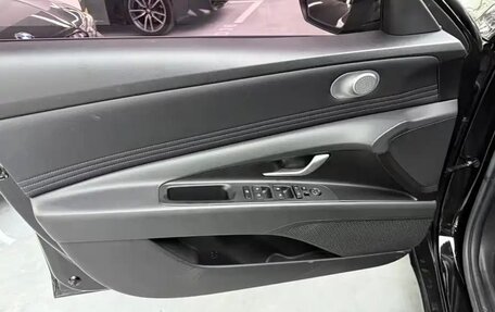 Hyundai Elantra, 2023 год, 950 000 рублей, 10 фотография