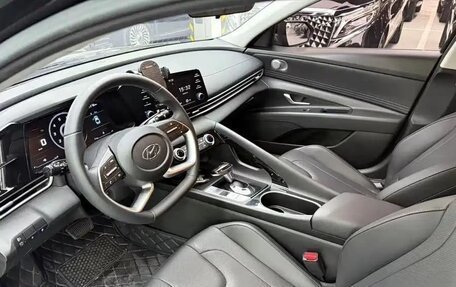 Hyundai Elantra, 2023 год, 950 000 рублей, 9 фотография