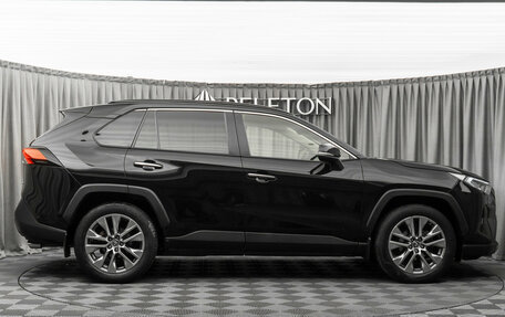 Toyota RAV4, 2019 год, 3 090 000 рублей, 8 фотография