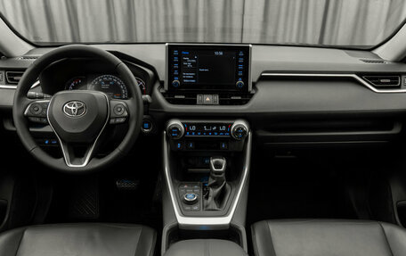 Toyota RAV4, 2019 год, 3 090 000 рублей, 10 фотография