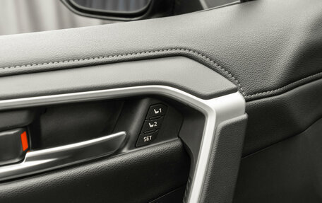 Toyota RAV4, 2019 год, 3 090 000 рублей, 18 фотография