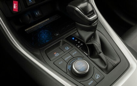 Toyota RAV4, 2019 год, 3 090 000 рублей, 22 фотография