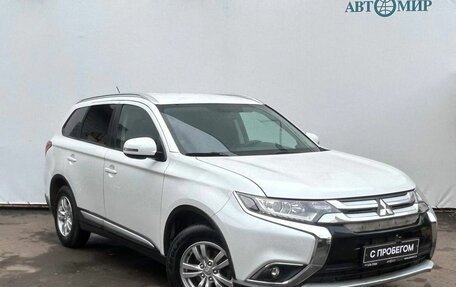 Mitsubishi Outlander III рестайлинг 3, 2016 год, 2 010 000 рублей, 3 фотография