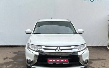 Mitsubishi Outlander III рестайлинг 3, 2016 год, 2 010 000 рублей, 2 фотография
