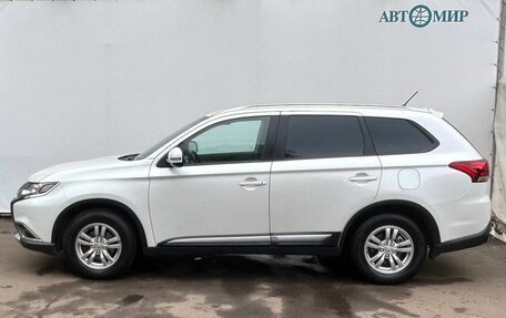 Mitsubishi Outlander III рестайлинг 3, 2016 год, 2 010 000 рублей, 5 фотография