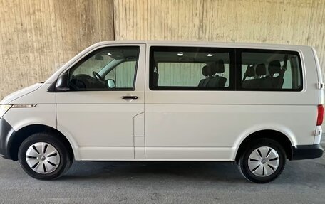 Volkswagen Caravelle T6 рестайлинг, 2022 год, 2 950 000 рублей, 6 фотография