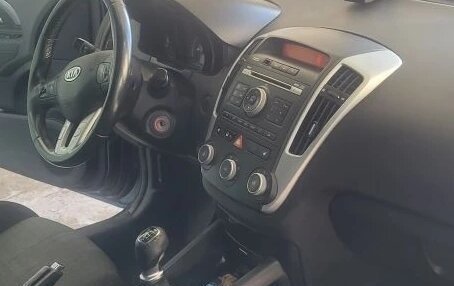 KIA cee'd I рестайлинг, 2010 год, 650 000 рублей, 6 фотография