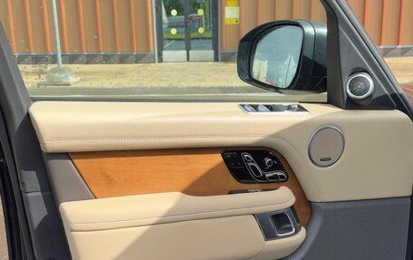 Land Rover Range Rover IV рестайлинг, 2019 год, 5 700 000 рублей, 8 фотография