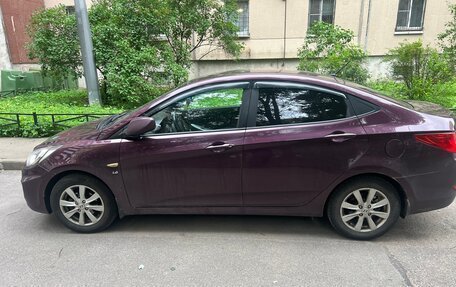 Hyundai Solaris II рестайлинг, 2013 год, 560 000 рублей, 3 фотография