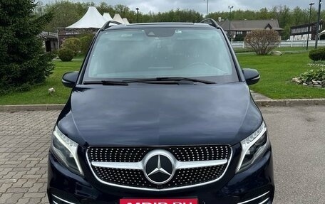 Mercedes-Benz V-Класс, 2021 год, 4 000 000 рублей, 2 фотография