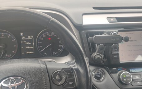 Toyota RAV4, 2017 год, 2 850 000 рублей, 14 фотография