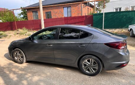 Hyundai Elantra VI рестайлинг, 2018 год, 1 200 000 рублей, 8 фотография