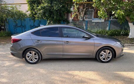 Hyundai Elantra VI рестайлинг, 2018 год, 1 200 000 рублей, 3 фотография