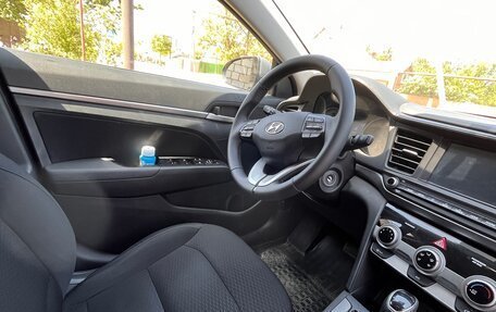 Hyundai Elantra VI рестайлинг, 2018 год, 1 200 000 рублей, 11 фотография