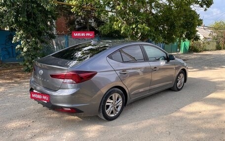 Hyundai Elantra VI рестайлинг, 2018 год, 1 200 000 рублей, 5 фотография