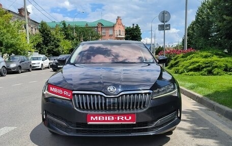 Skoda Superb III рестайлинг, 2021 год, 2 750 000 рублей, 1 фотография