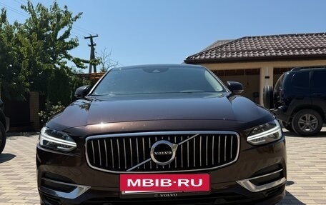 Volvo S90 II рестайлинг, 2019 год, 3 000 000 рублей, 17 фотография