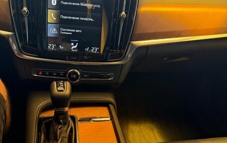 Volvo S90 II рестайлинг, 2019 год, 3 000 000 рублей, 27 фотография